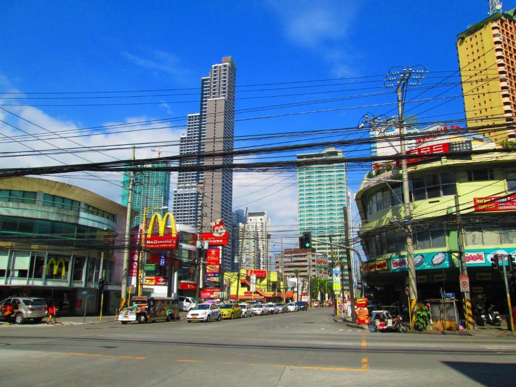 Mnl Boutique Hostel Makati City Bagian luar foto