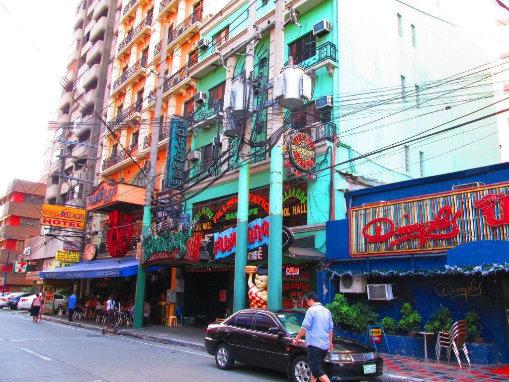 Mnl Boutique Hostel Makati City Bagian luar foto