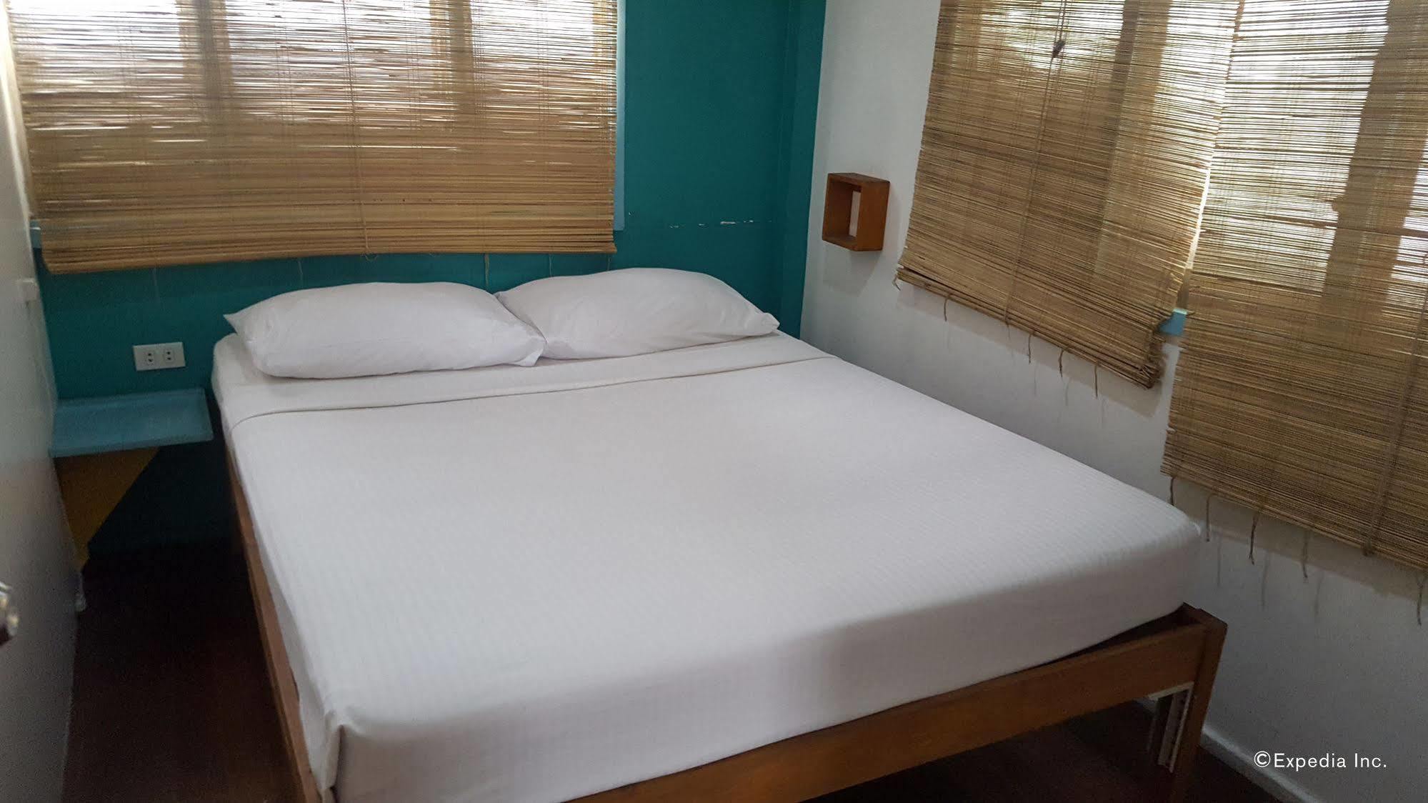Mnl Boutique Hostel Makati City Bagian luar foto