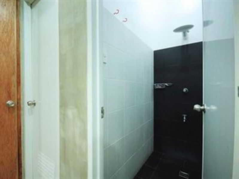 Mnl Boutique Hostel Makati City Bagian luar foto