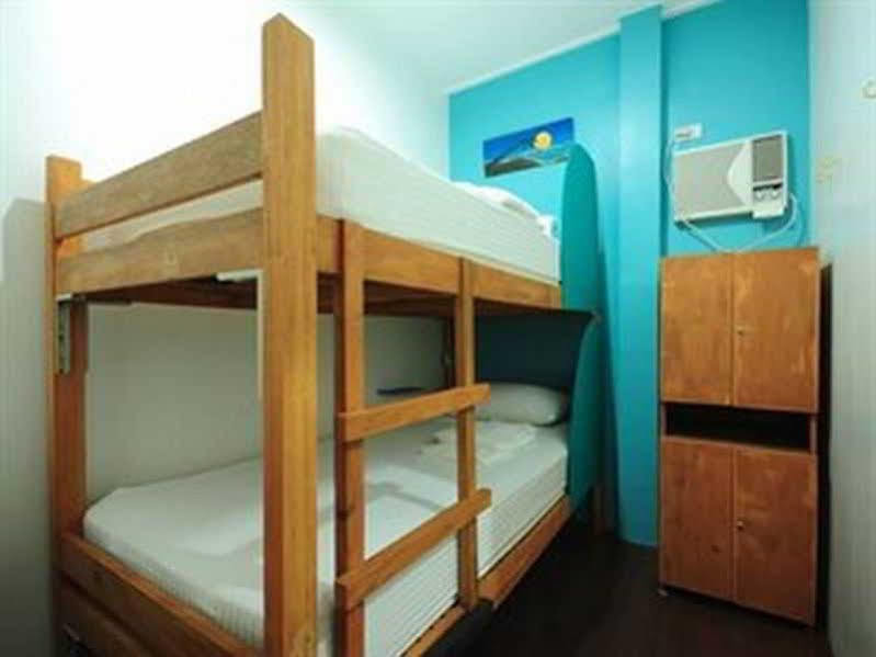 Mnl Boutique Hostel Makati City Bagian luar foto