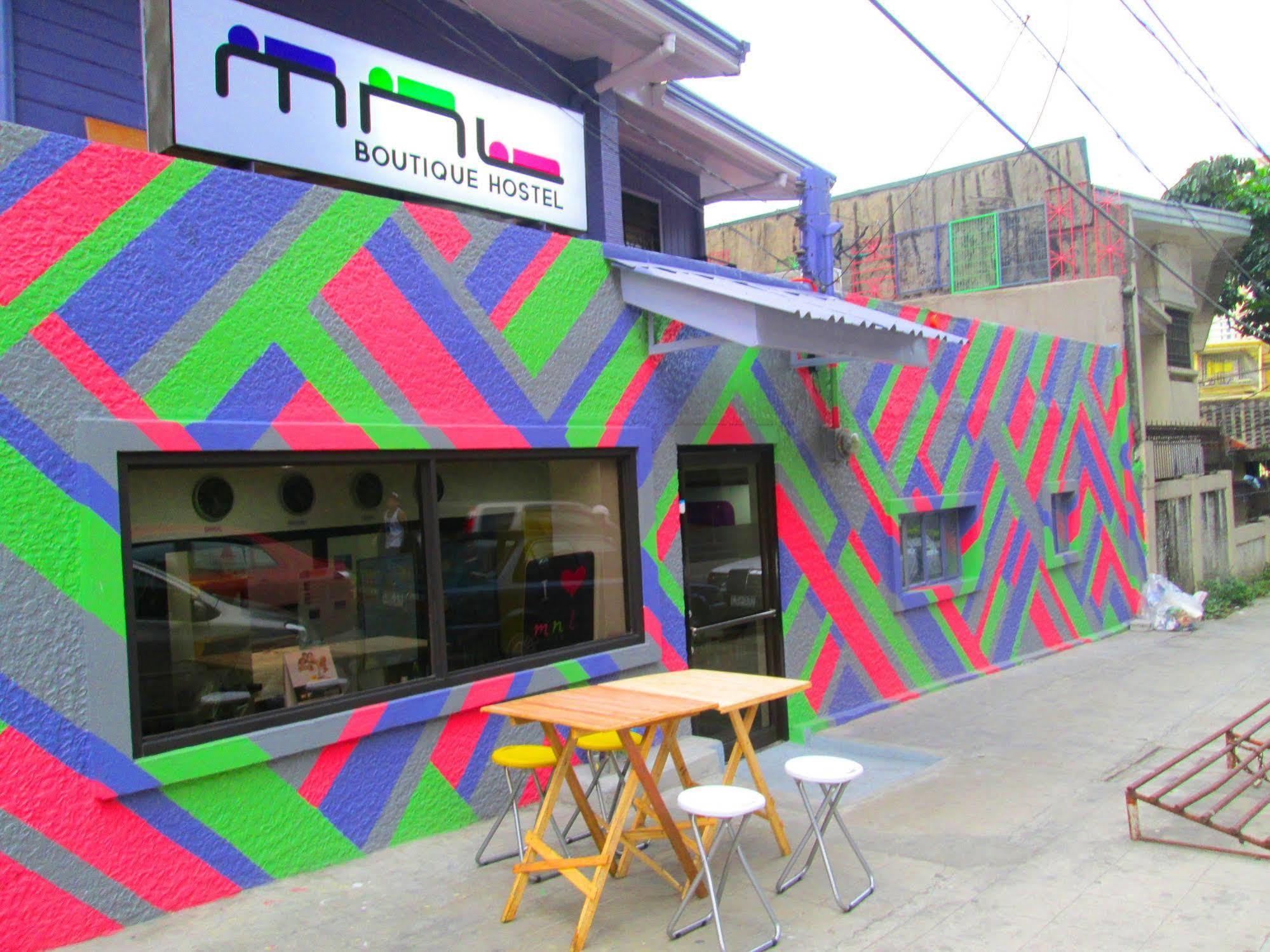 Mnl Boutique Hostel Makati City Bagian luar foto