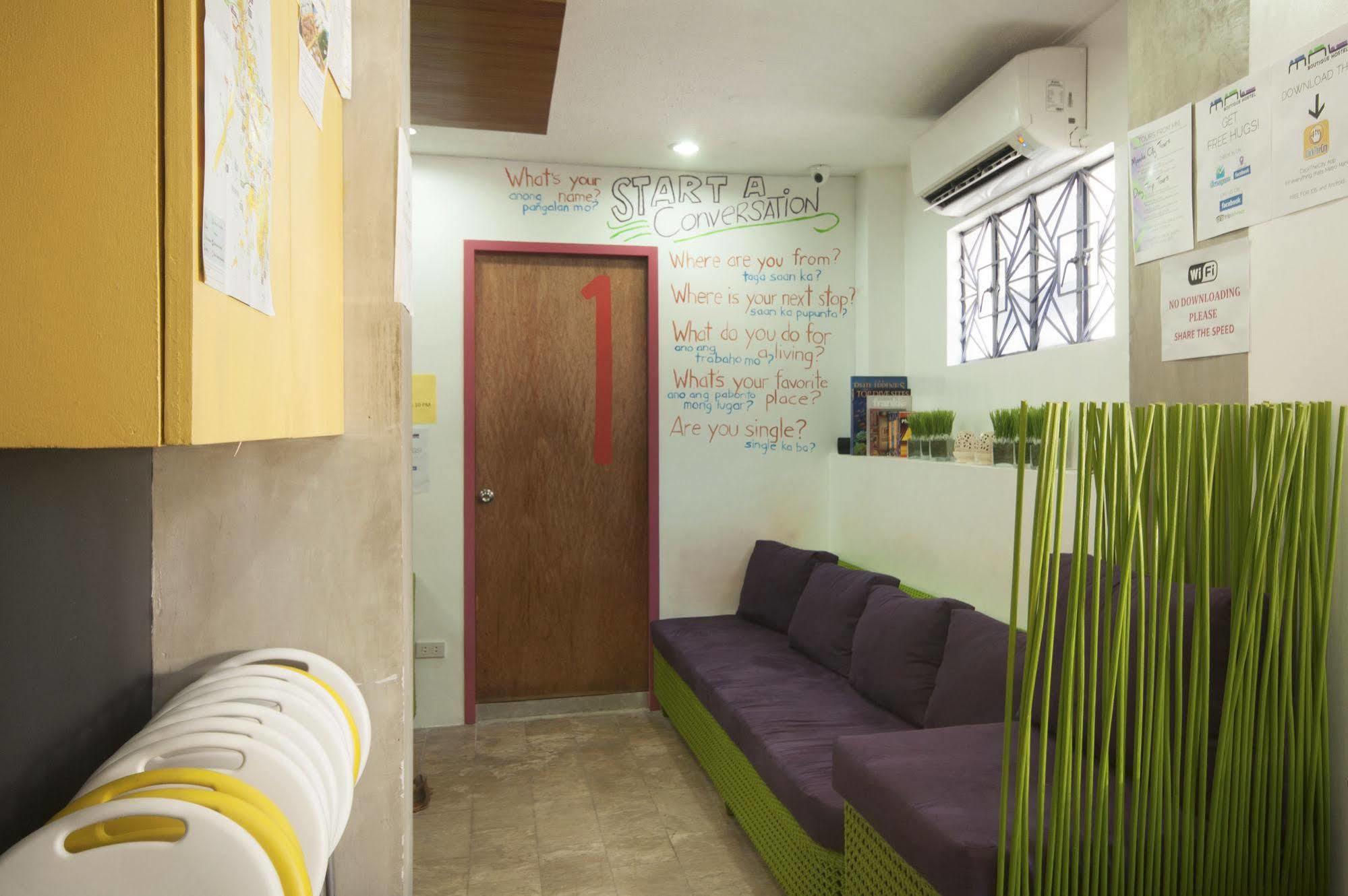 Mnl Boutique Hostel Makati City Bagian luar foto