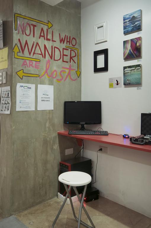 Mnl Boutique Hostel Makati City Bagian luar foto