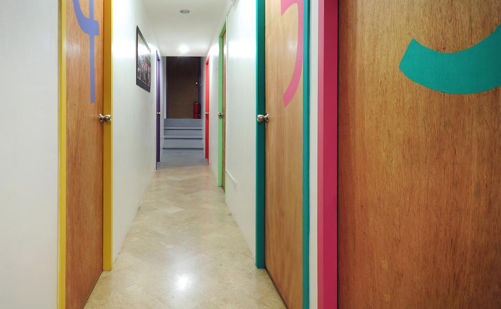 Mnl Boutique Hostel Makati City Bagian luar foto