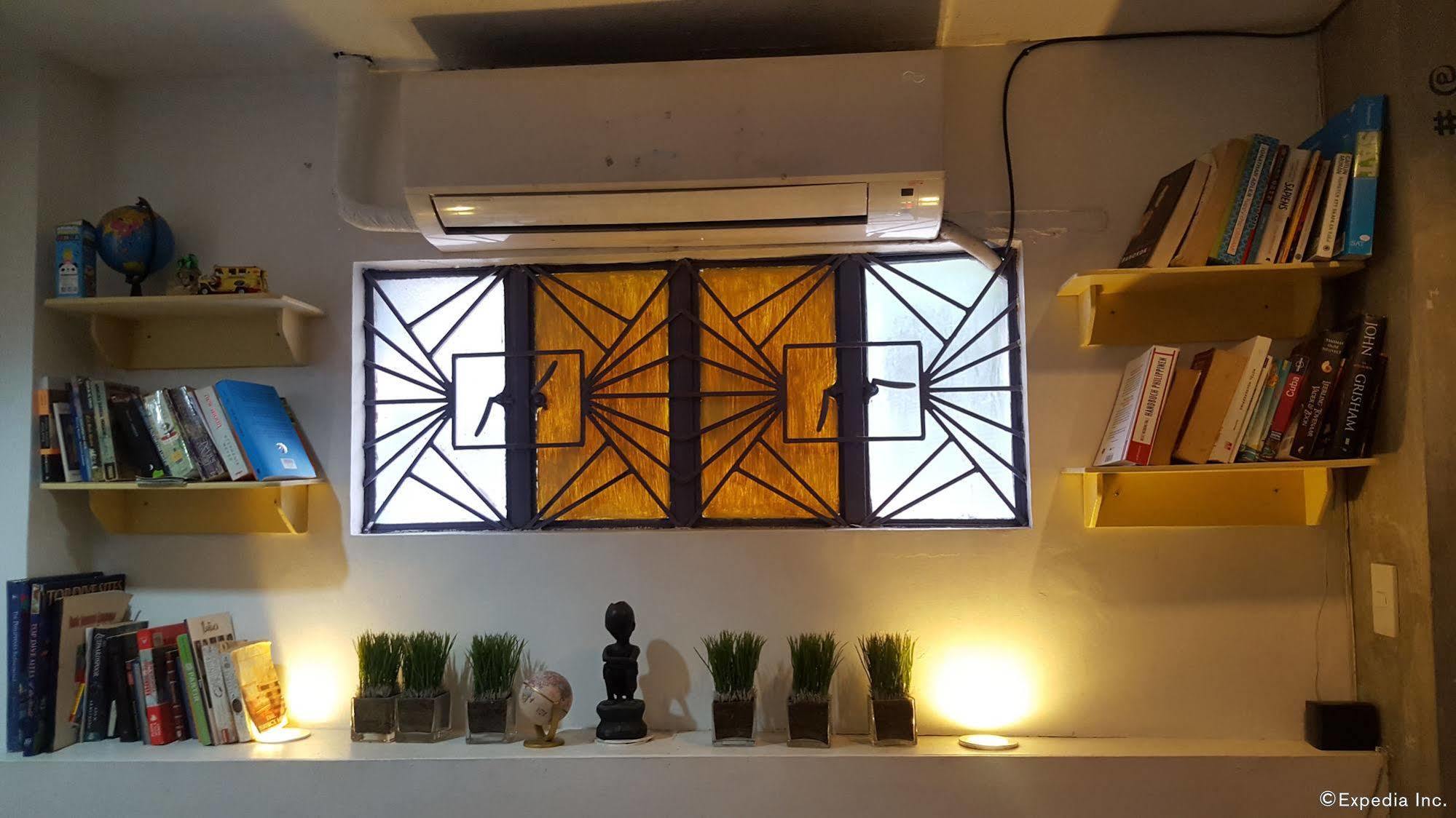 Mnl Boutique Hostel Makati City Bagian luar foto